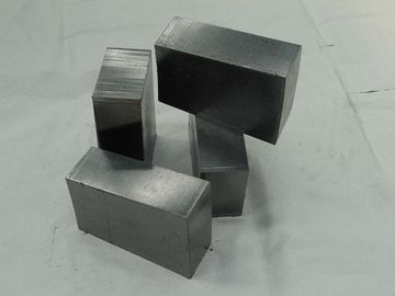 Άμεσα συνδεμένα τούβλα μαγνησίας στο τυποποιημένο μέγεθος για τη βιομηχανία μεταλλουργίας