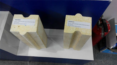 Άσπρα Mullite πυρίμαχων τούβλων αλουμίνας κλιβάνων τσιμέντου επένδυσης λιωμένα χυτά τούβλα