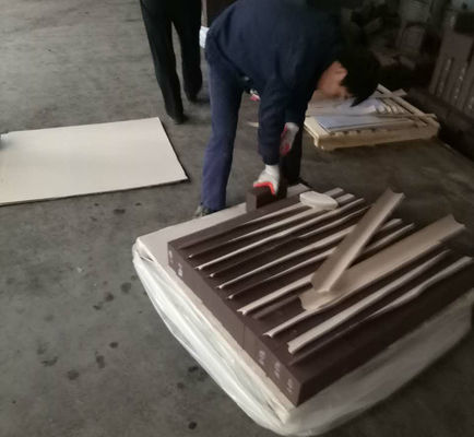 Η καυτός-πώληση και το προσαρμοσμένο τούβλο Refracotry χρωμίου μαγνησίτη μεγέθους για το φούρνο κλιβάνων γυαλιού