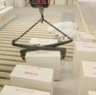 Υψηλής θερμοκρασίας λιωμένα λιωμένα τούβλα Ανθεκτικά τούβλα κορούνθου ζιρκόνια AZS-41, AZS-36, AZS-33 Για γυάλινο φούρνο